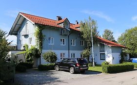 Ruhiges Garten-Studio CHIARA Gstadt Läufers Chiemsee Holiday Home